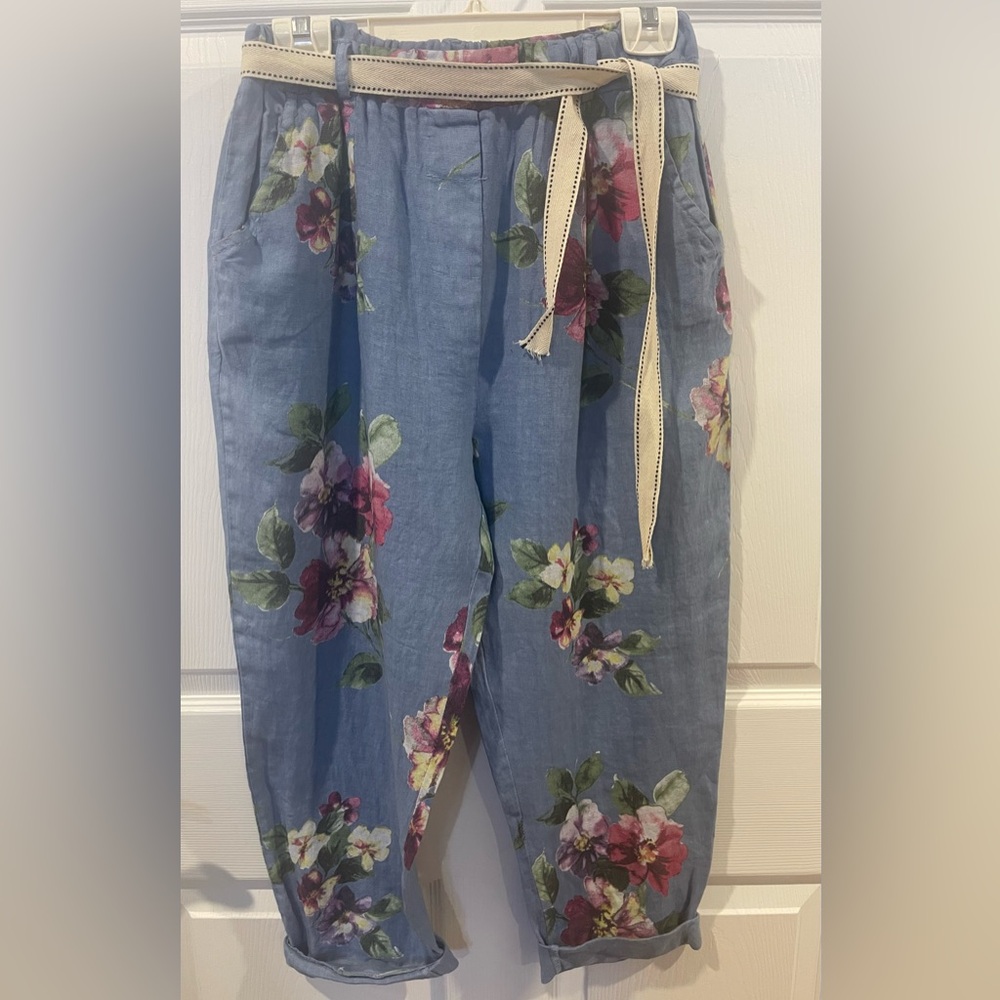 Bella Amore linen Floral Blue capri Pants with Belt small made in Italy